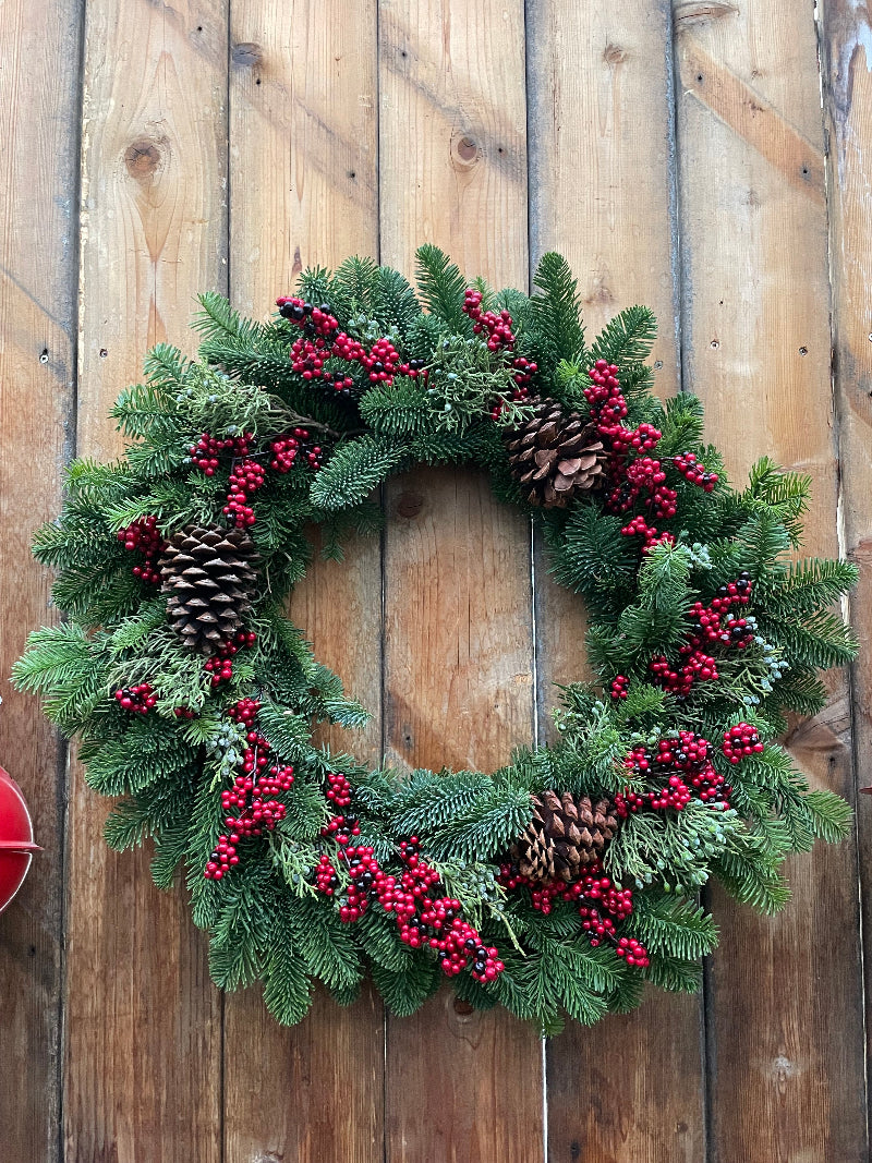 WREATH 24" BERRY CHRISTMAS